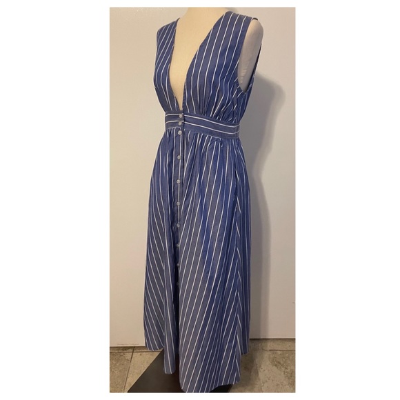 Urban Outfitters Plunging Neckline Picnic Dress - Picture 2 of 6